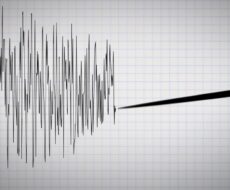 strumento di monitoraggio sismico con grafico annesso